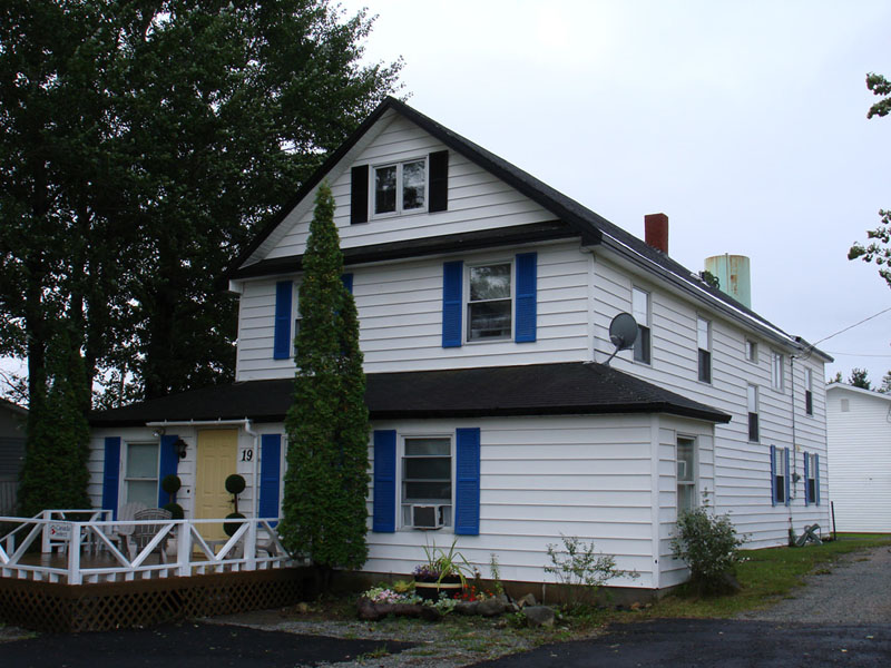 240_BadgerBBThreeRiversCountryInn